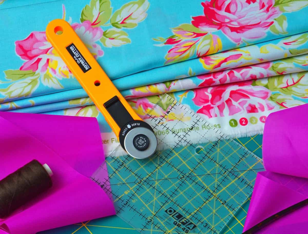 Sew Let's Quilt Along: Rotary Cutter — Snowy Days Quilting